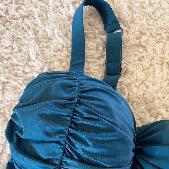 Women's Sweetheart Neck Seamed One Piece Swimsuit - Shape + Style™ by Aqua Green - Picture 3 of 9